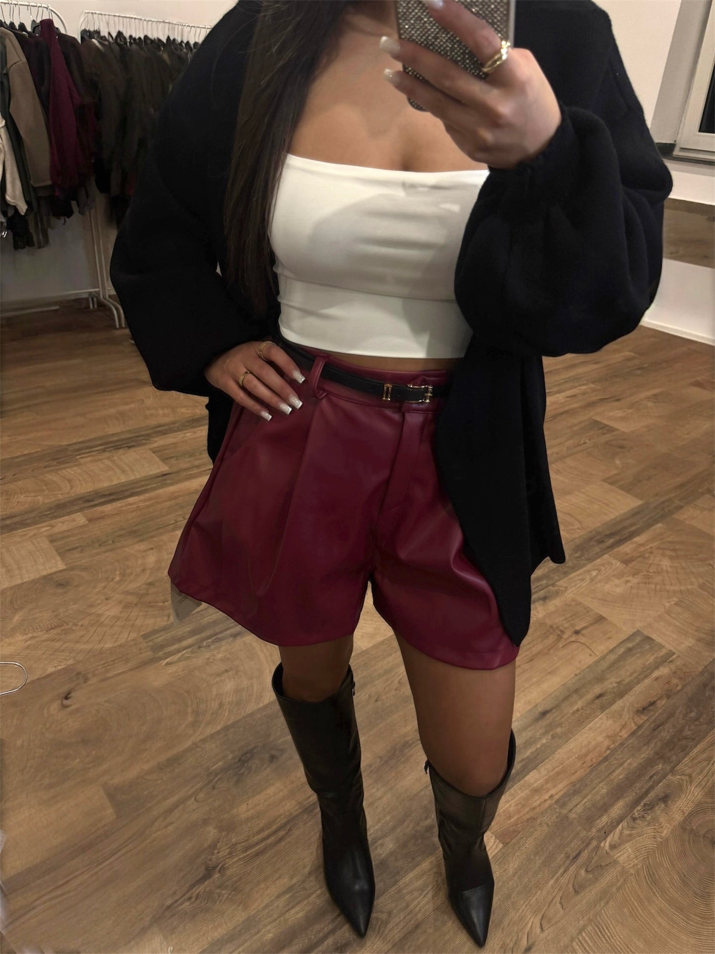 High-Waist Leder Shorts mit Gürtel