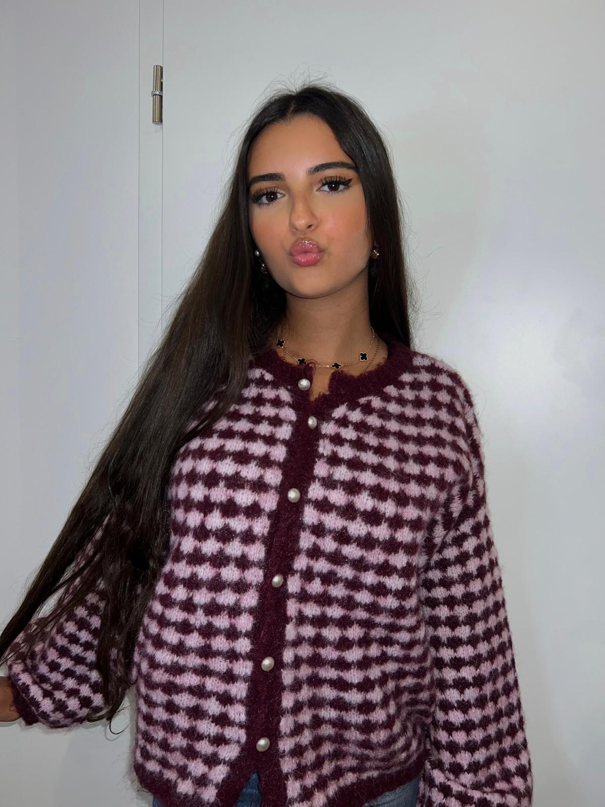 Flauschiger Karo-Cardigan in Rosa & Bordeaux
