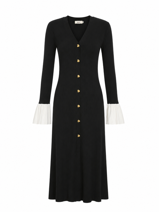 Kleid mit weißen Ärmeln