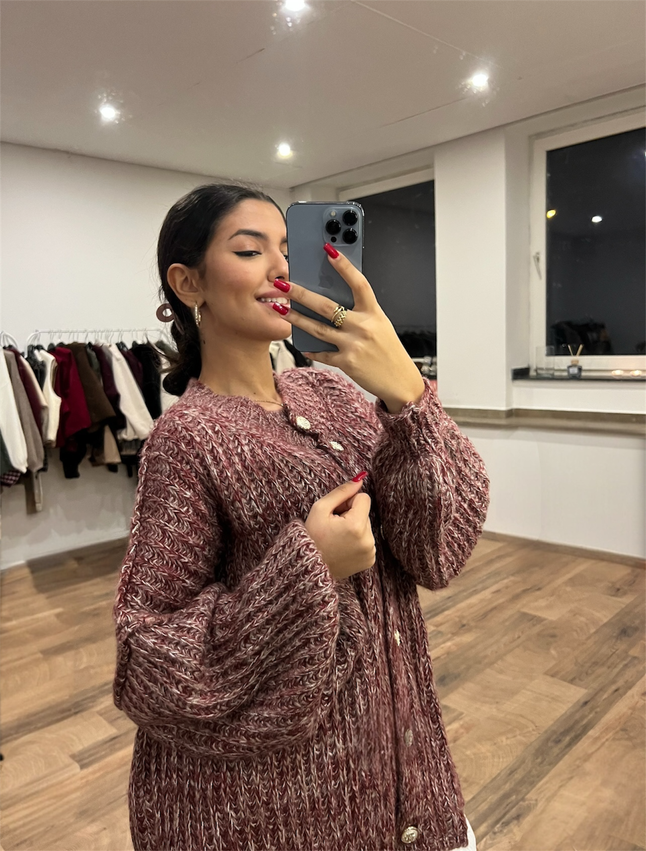 Oversize Strick-Cardigan mit Zierknöpfen