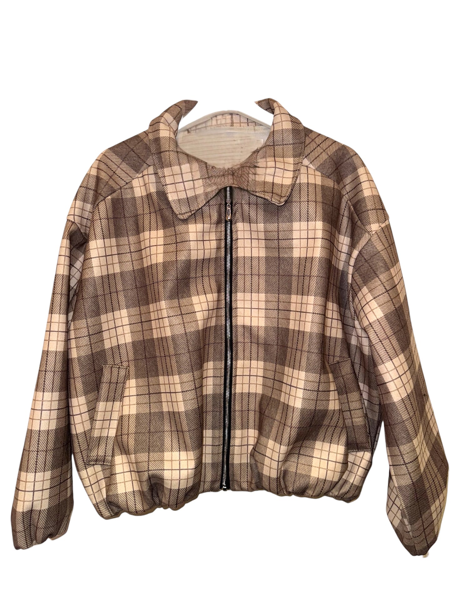 Jacke Marlene – Trendige Damenjacke im modernen Karo-Design
