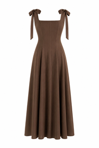 Kleid mit verstellbaren Schnüren