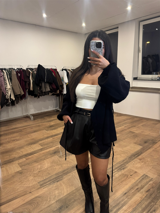 High-Waist Leder Shorts mit Gürtel