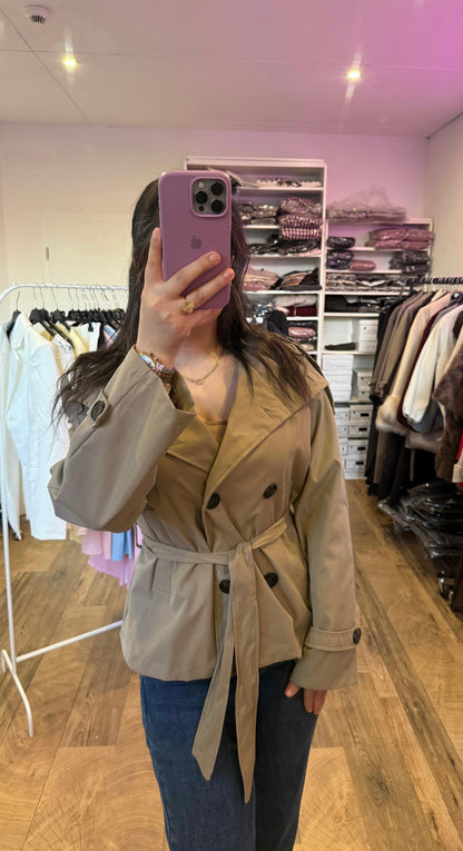 Cropped Trenchcoat
