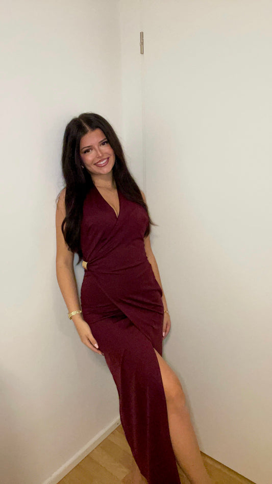 Elegantes Abendkleid mit Wickeloptik✨