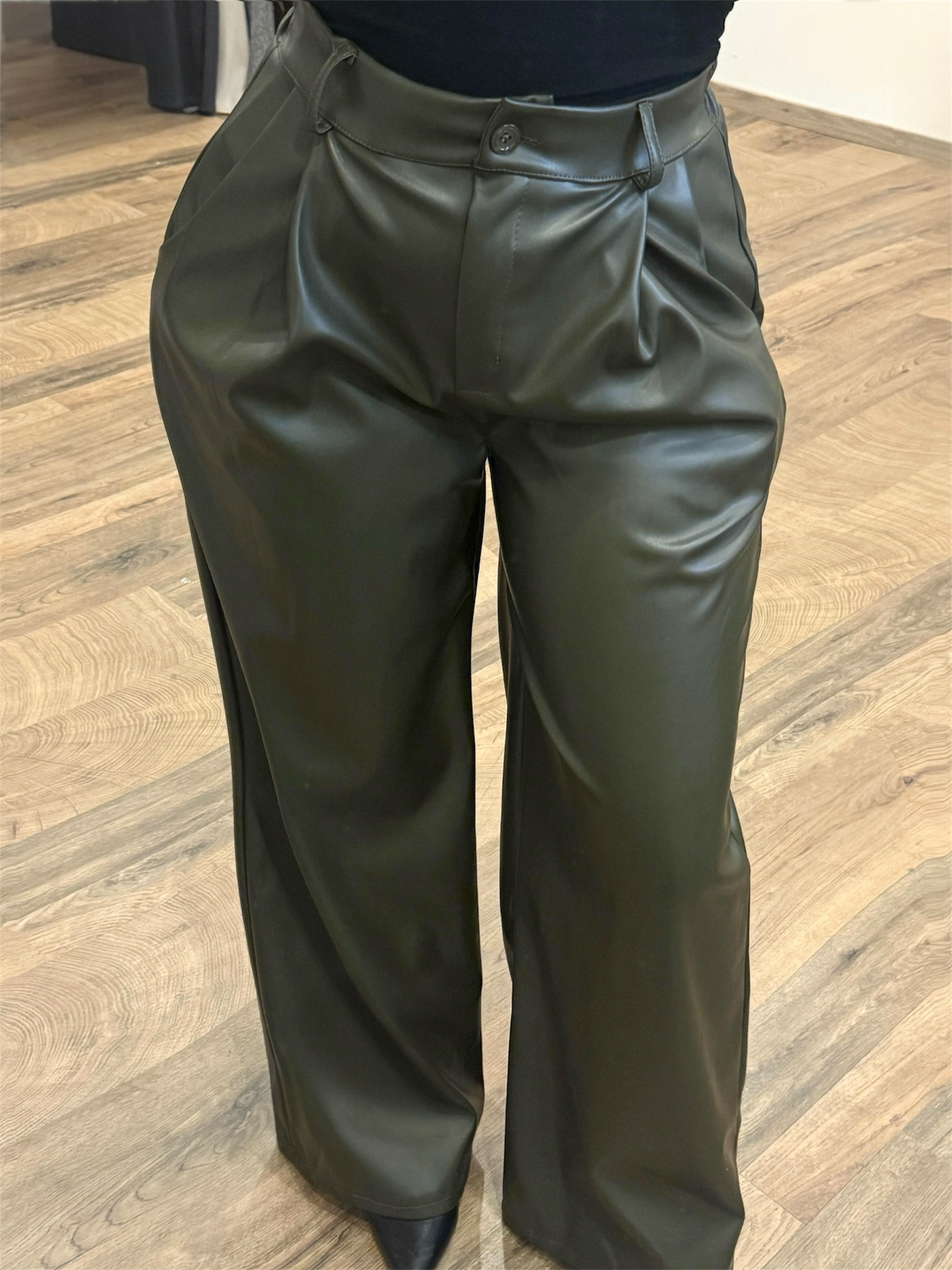 High Waist Kunstlederhose „Mila“ Wide Leg Fit