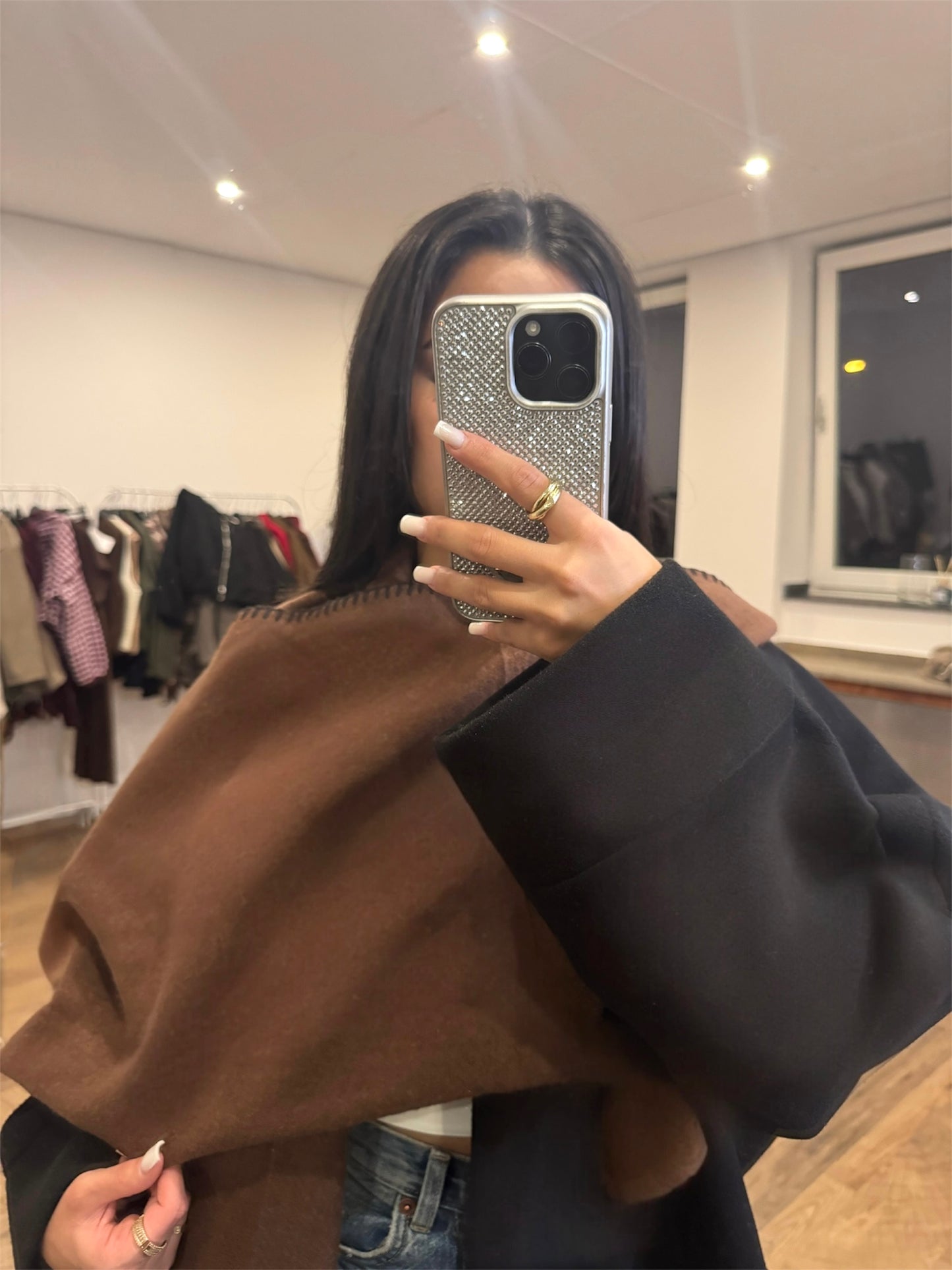 Schal mit Kontrastnaht