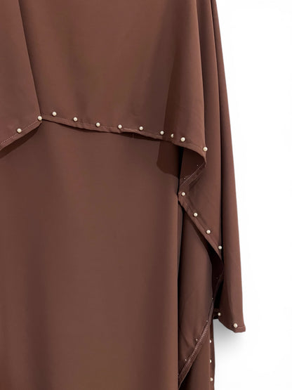 Abaya mit Perlenverzierung