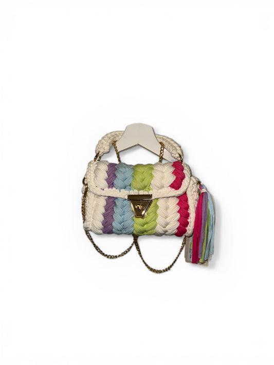 „Amelia“ Rainbow Crochet Mini Bag – Geflochtene Handtasche mit Goldkette & Statement-Design