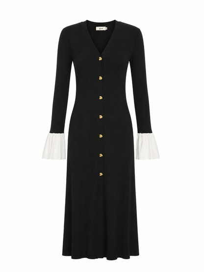 Kleid mit weißen Ärmeln